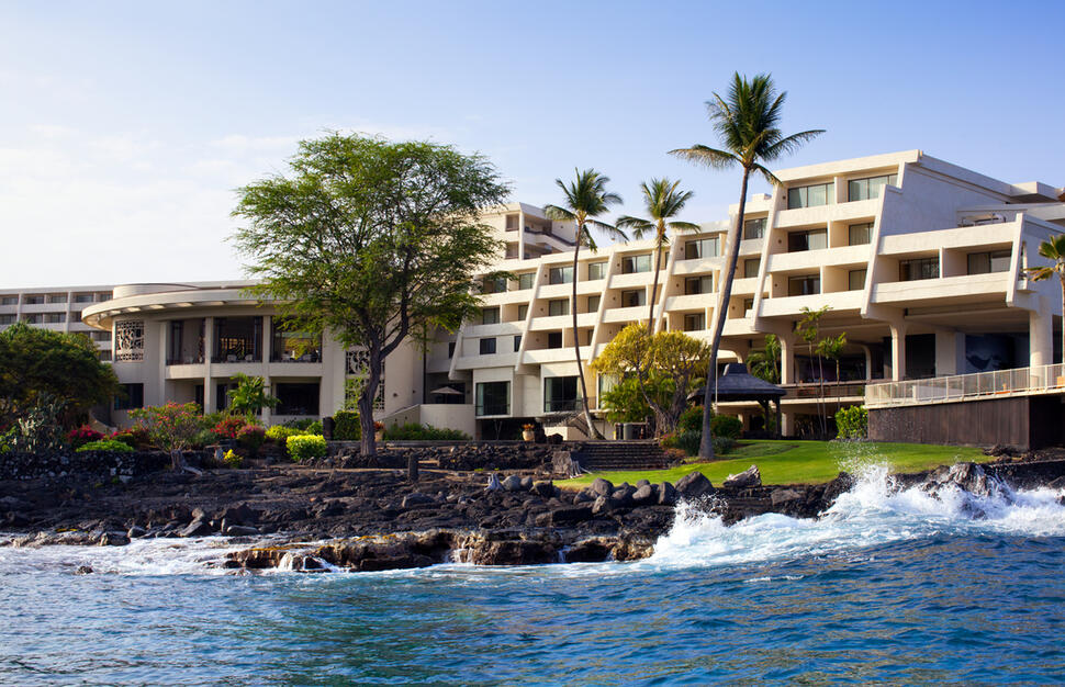 The-Outrigger-Kona-Resort-Spa-10.jpg
