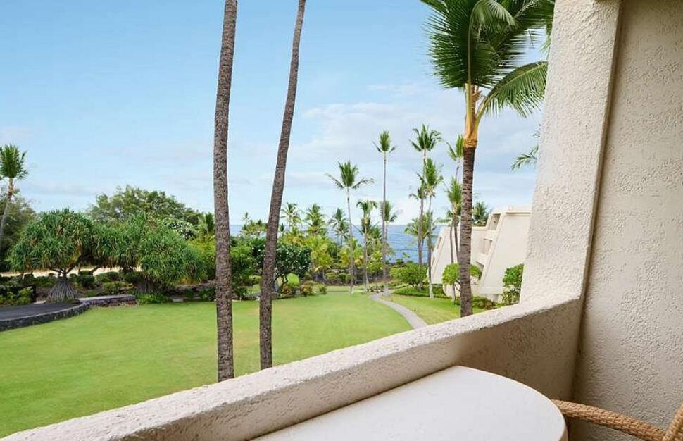 The-Outrigger-Kona-Resort-Spa-7.jpg