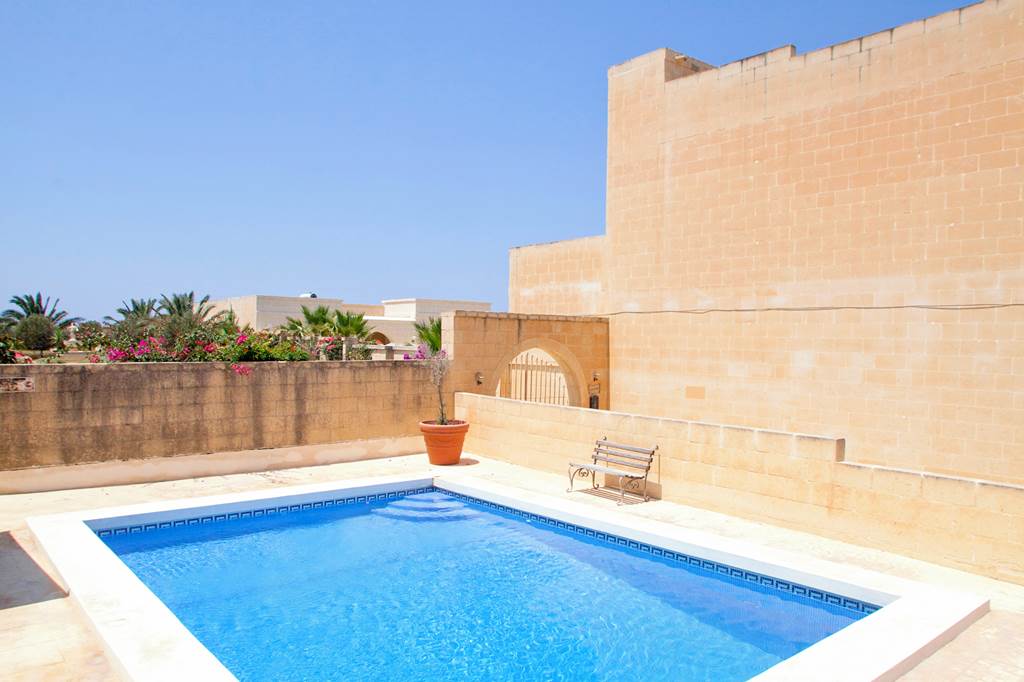 MLA_79941_Gozo_Villas-_Hgieri_Four_Bedroom_Villa_0119_05.jpg