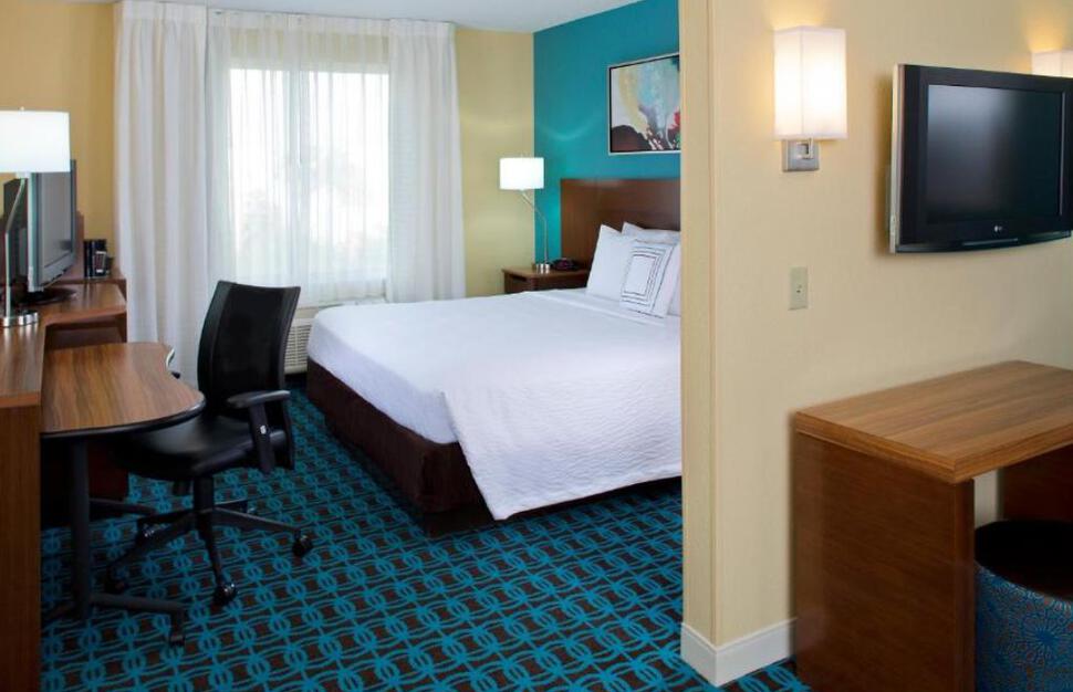 Fairfield-Inn-In-Marriott-Village-at-Lake-Buena-Vista-1.jpg