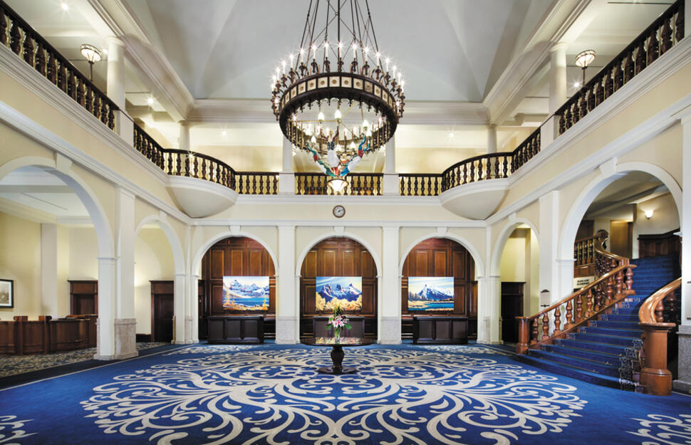 Fairmont-Chateau-Lake-Louise-9.jpg