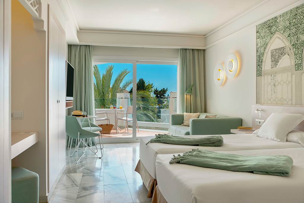 AGP_69504_Iberostar_Selection_Marbella_Coral_Beach_0524_01.jpg