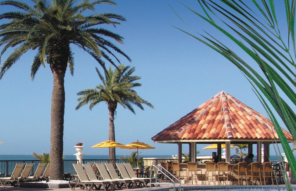Holiday-Inn-Hotel-and-Suites-Clearwater-Beach-7.jpg