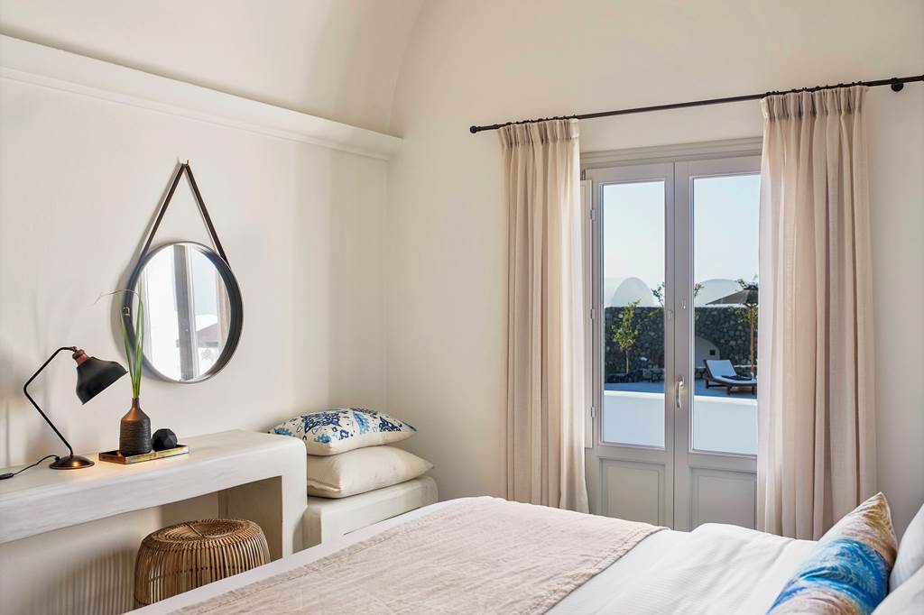 JTR_81478_Santo_Pure_Oia_Suites_&_Villas_0723_34.jpg