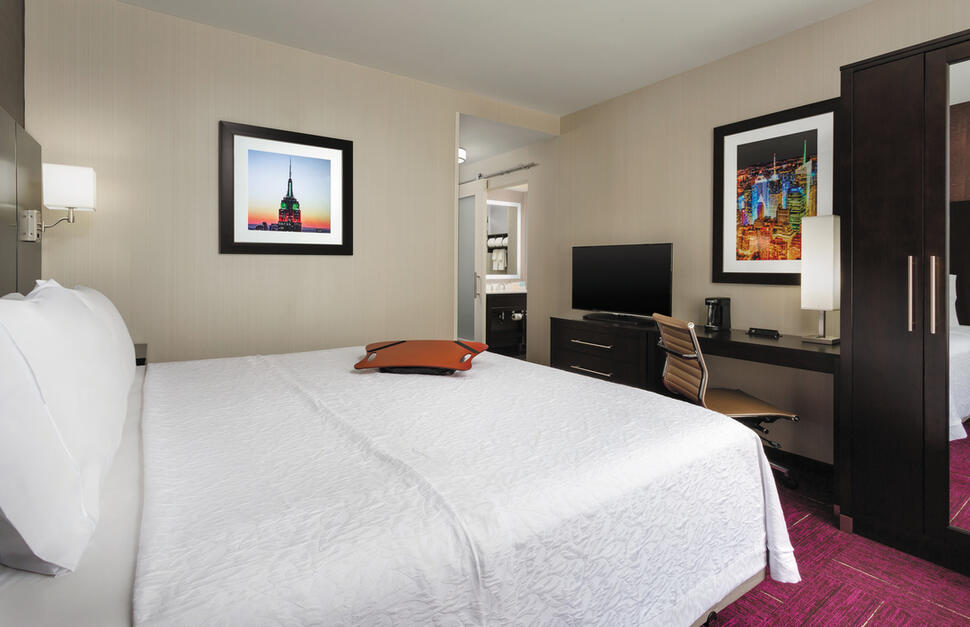 Hampton-Inn-Times-Square-Central-1.jpg