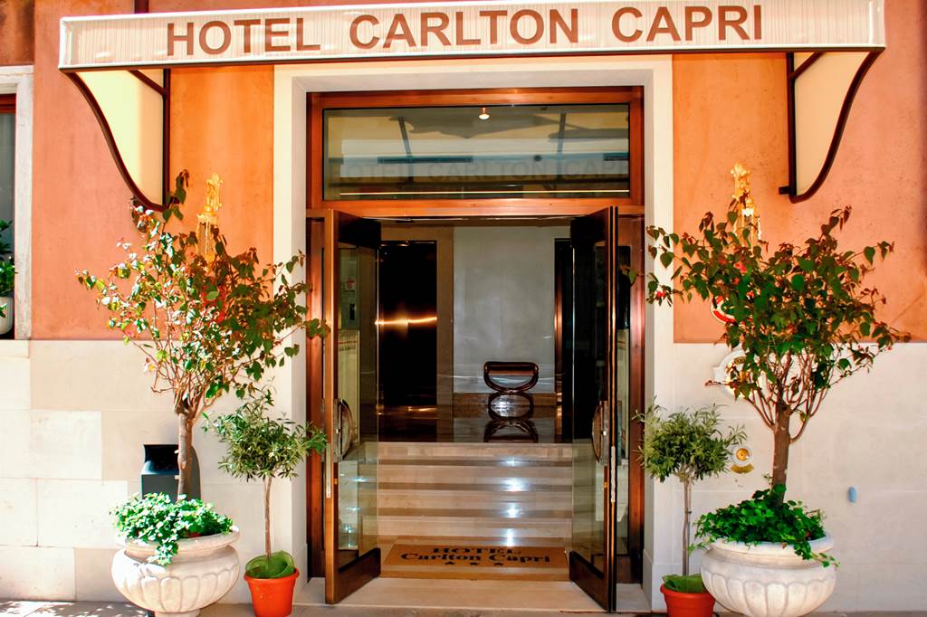 VCE_68773_Hotel_Carlton_Capri_1221_03.jpg