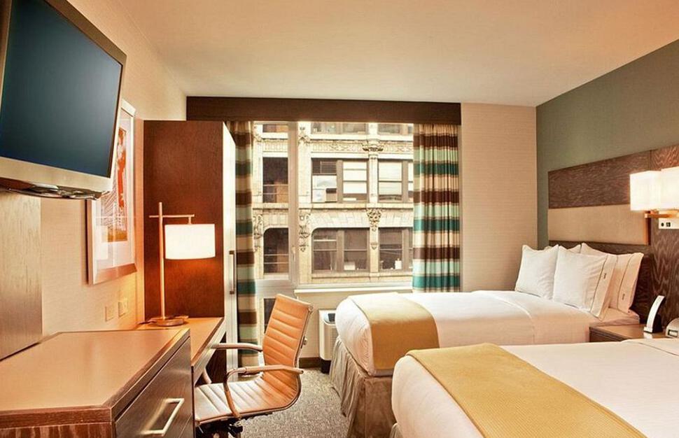 Holiday-Inn-Express-Manhattan-Times-Square-South-2.jpg