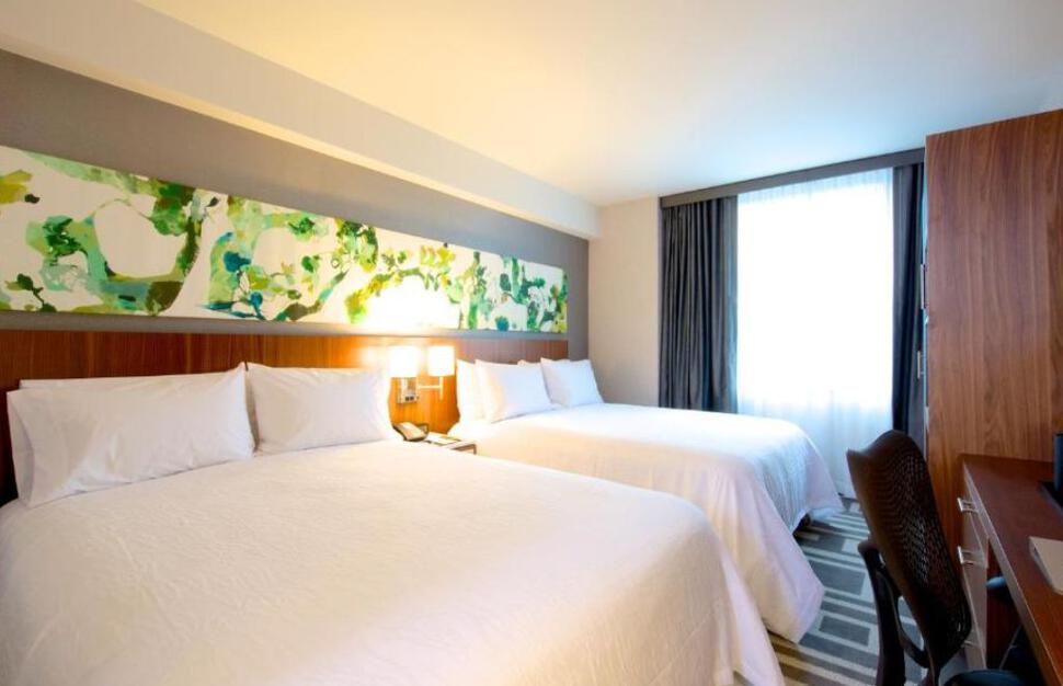 Hilton-Garden-Inn-Central-Park-South-4.jpg