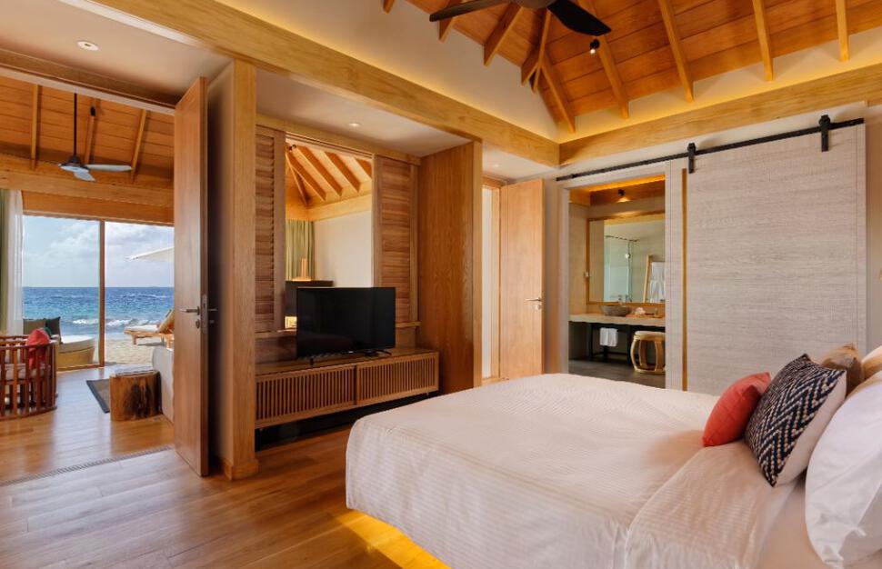Emerald-Faarufushi-Resort-Spa-Hotel-25.jpg