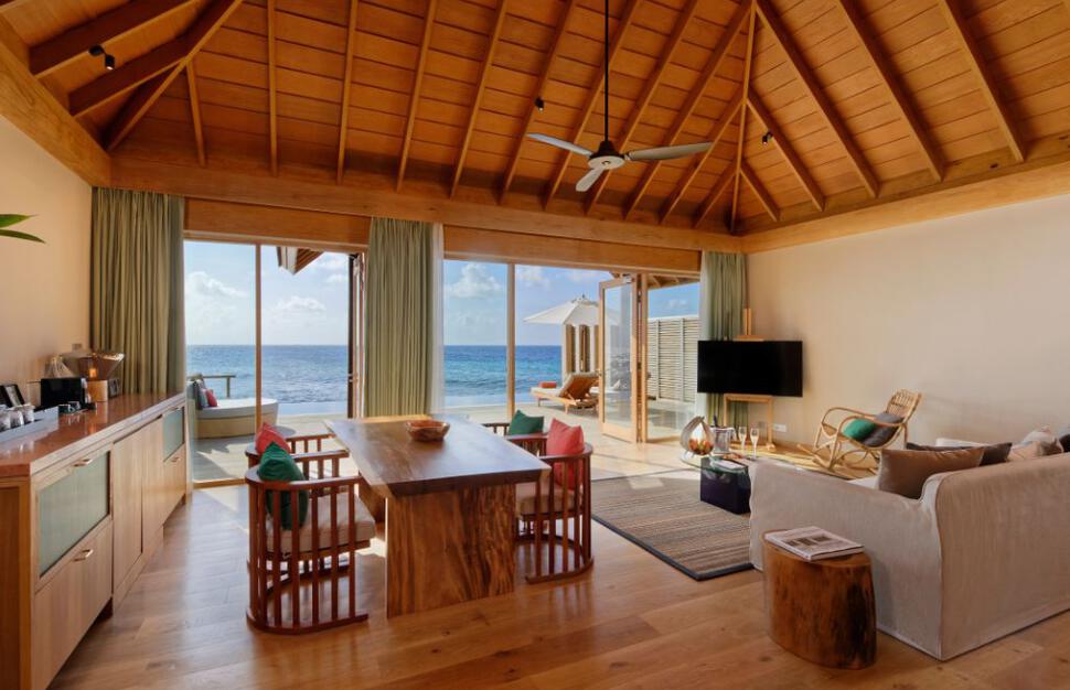 Emerald-Faarufushi-Resort-Spa-Hotel-26.jpg