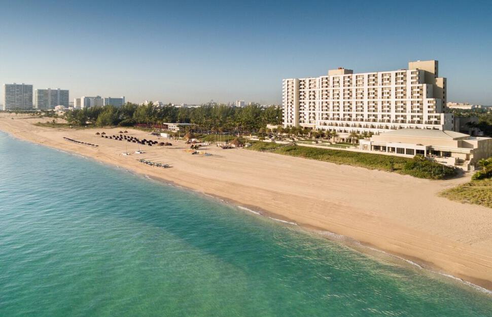 Fort-Lauderdale-Marriott-Harbor-Beach-Resort-Spa-2.jpg