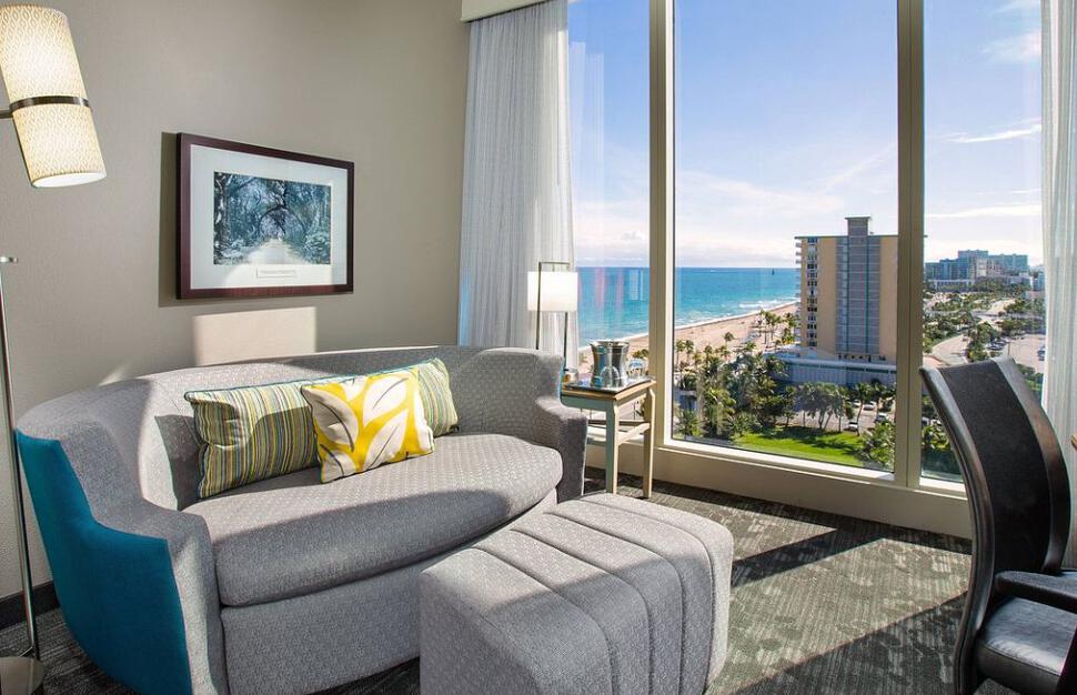 Courtyard-by-Marriott-FT.-Lauderdale-Beach-8.jpg