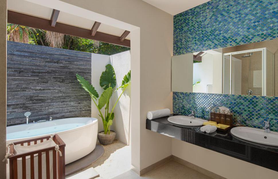 Adaaran-Select-Meedhupparu-Prestige-Water-Villas-Maldives-11.jpg