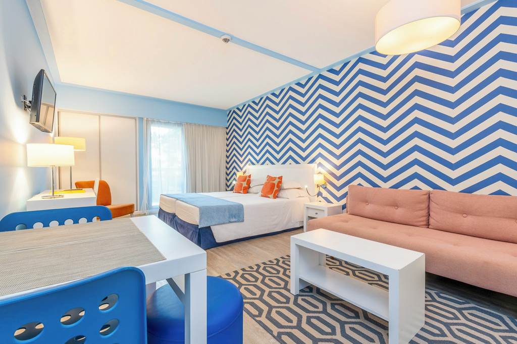 FNC_80483_Terrace_Mar_Suite_Hotel_0424_02.jpg