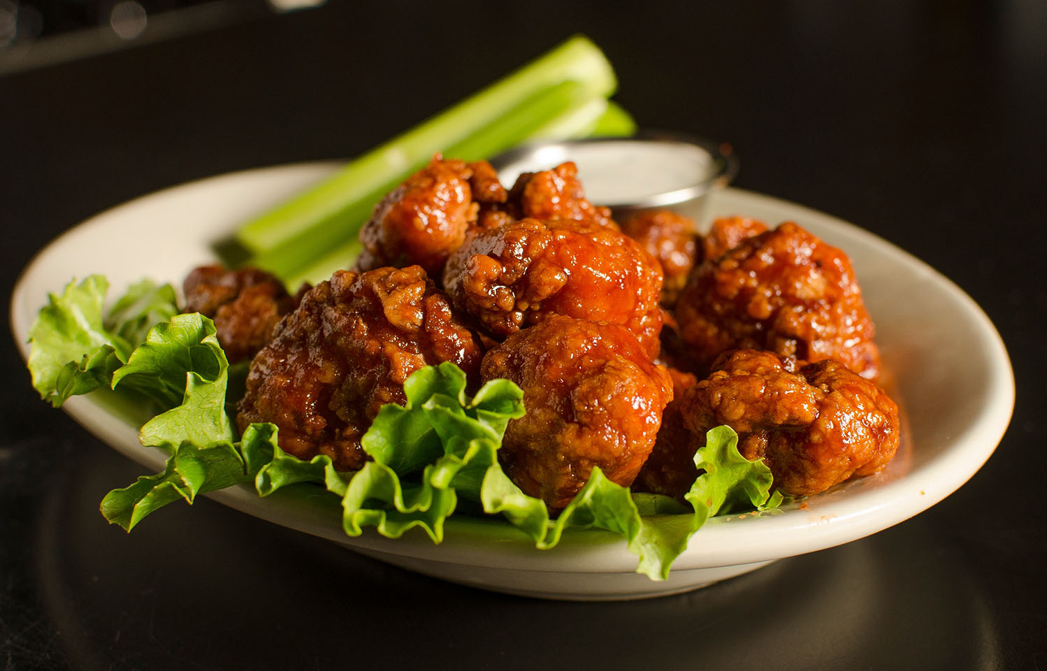 Hot wings served at Deuce Pub & Pit in Columbia, MO.
