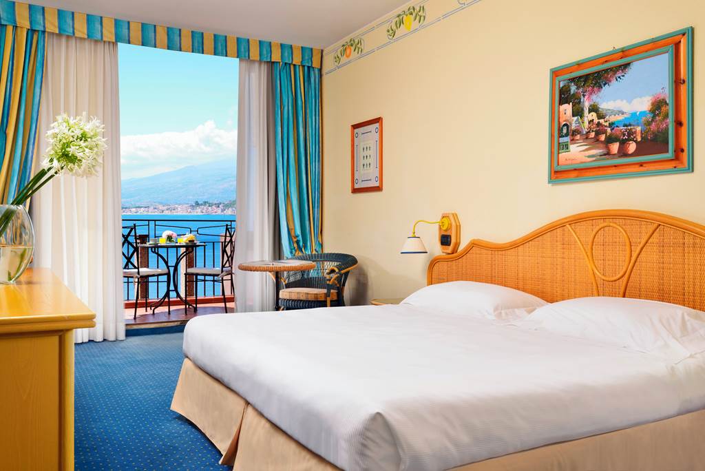 CTA_83621_UnaHotel_Capo_Taormina_0523_01.jpg