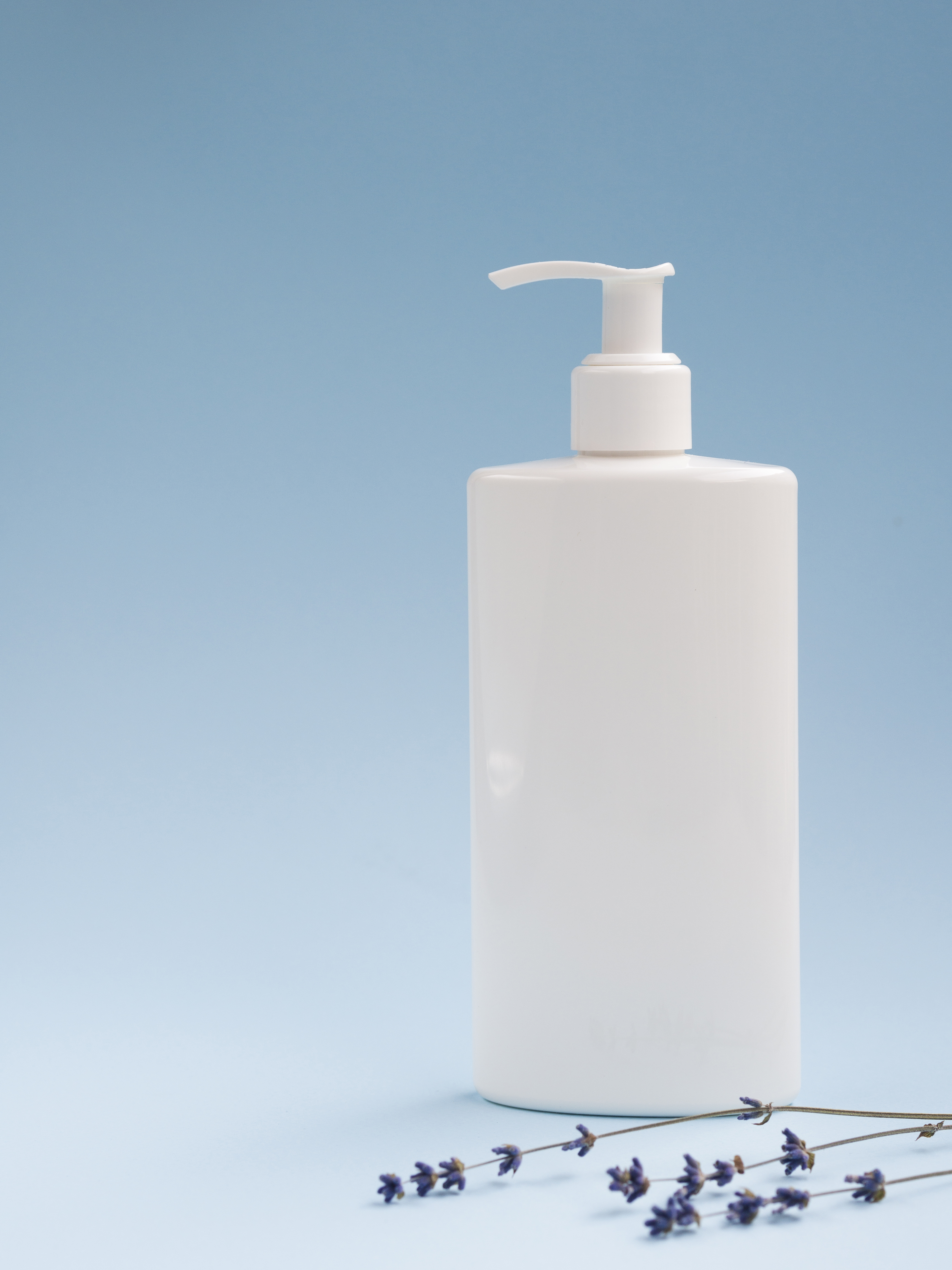 close-up-lotion-bottle-mock-up-lavender.jpg