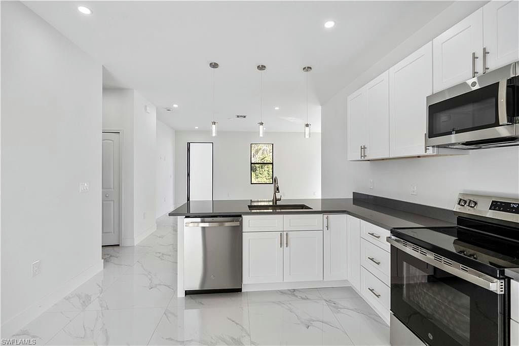 930 Hepburn AVE - Photo 19