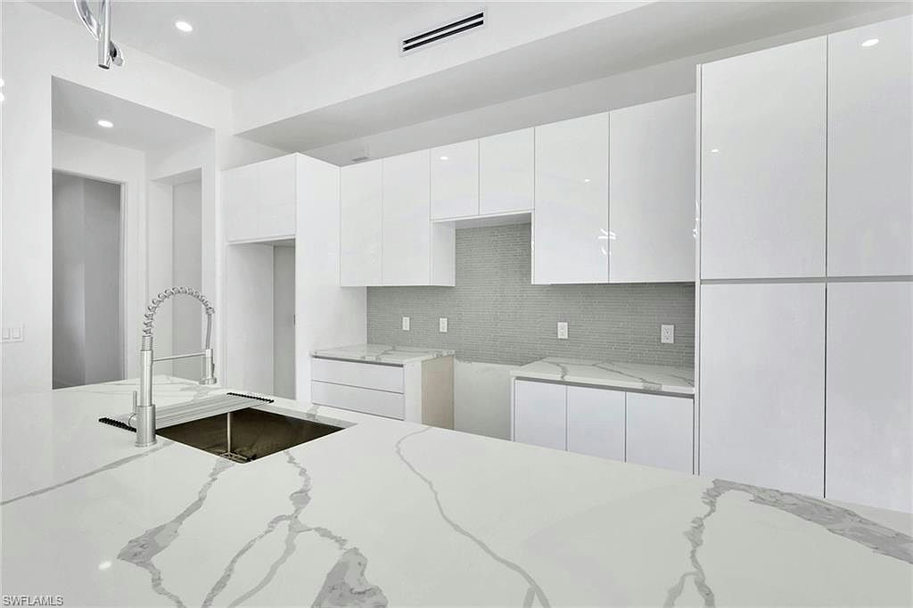 3780 6th AVE SE - Photo 11