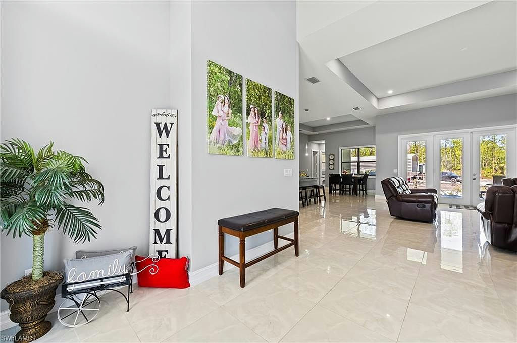 4063 8th AVE NE - Photo 9