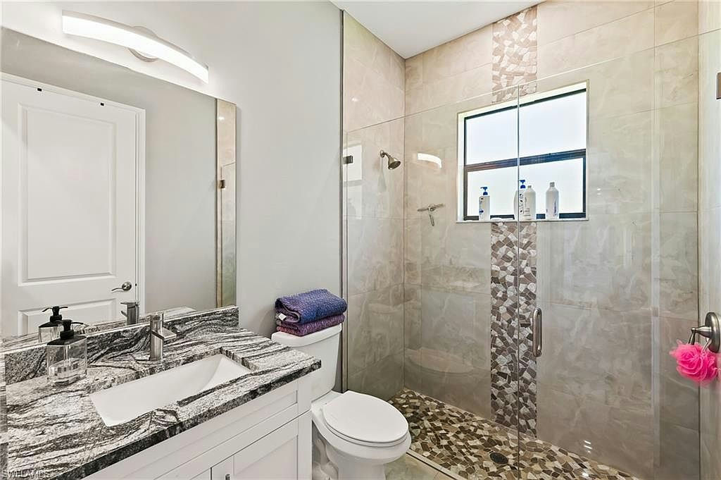 4063 8th AVE NE - Photo 31