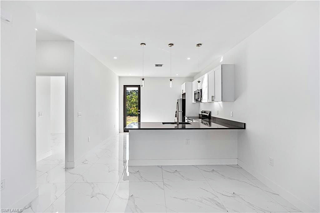 930 Hepburn AVE - Photo 12