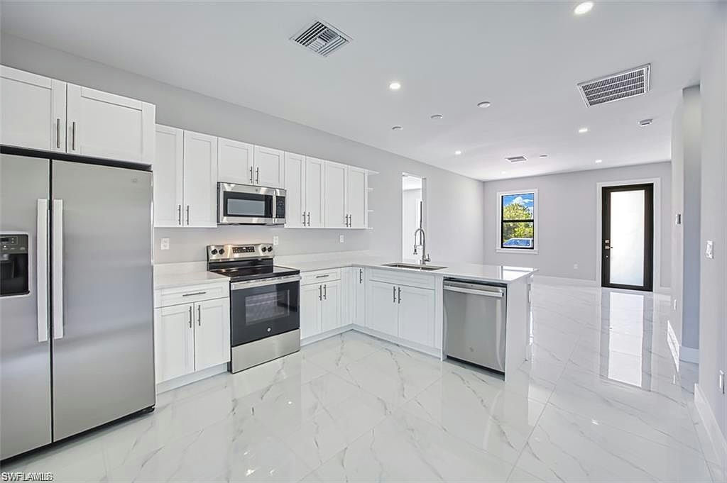 817/819 Eisenhower BLVD - Photo 9