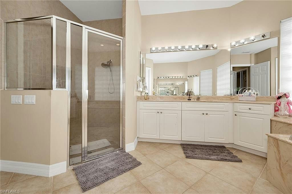 1640 GOLDEN GATE BLVD W - Photo 28