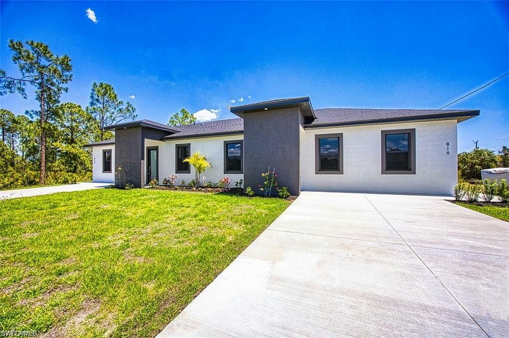 817/819 Eisenhower BLVD - Photo 1