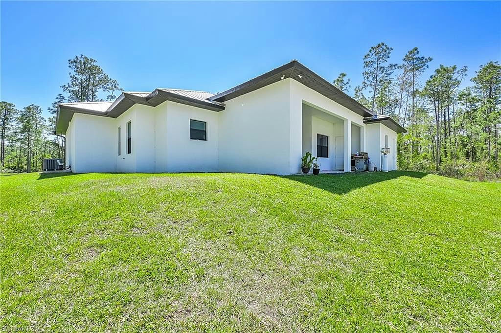 4063 8th AVE NE - Photo 8