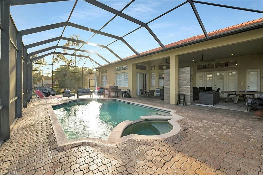 1640 GOLDEN GATE BLVD W - Photo 41