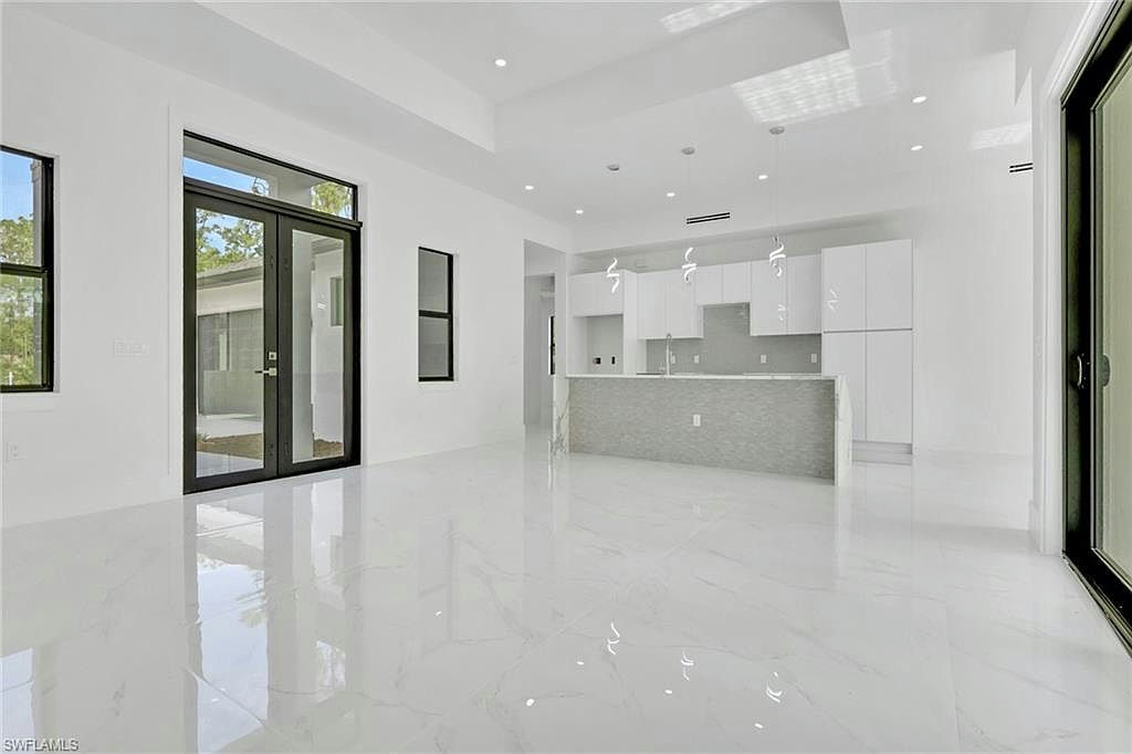 3780 6th AVE SE - Photo 5