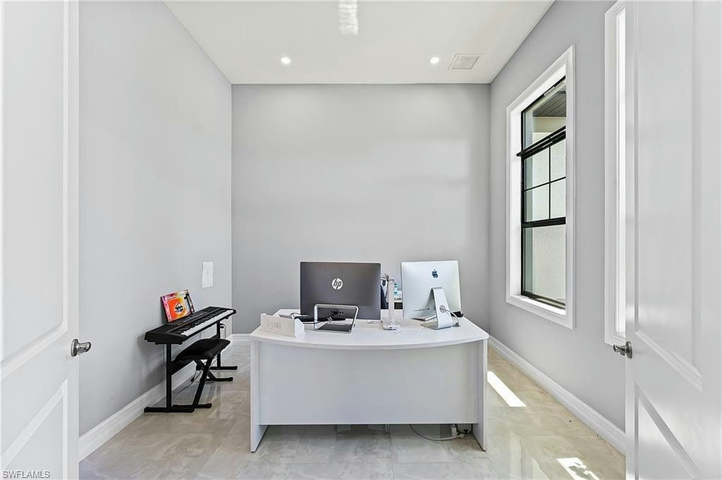 4063 8th AVE NE - Photo 38