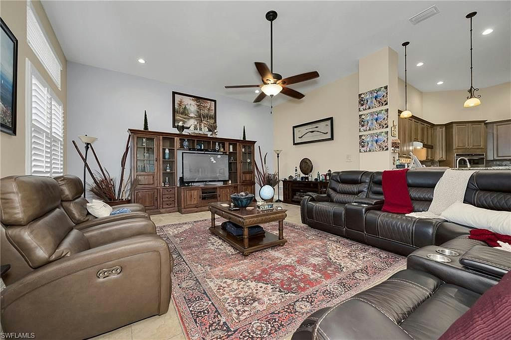 1640 GOLDEN GATE BLVD W - Photo 15