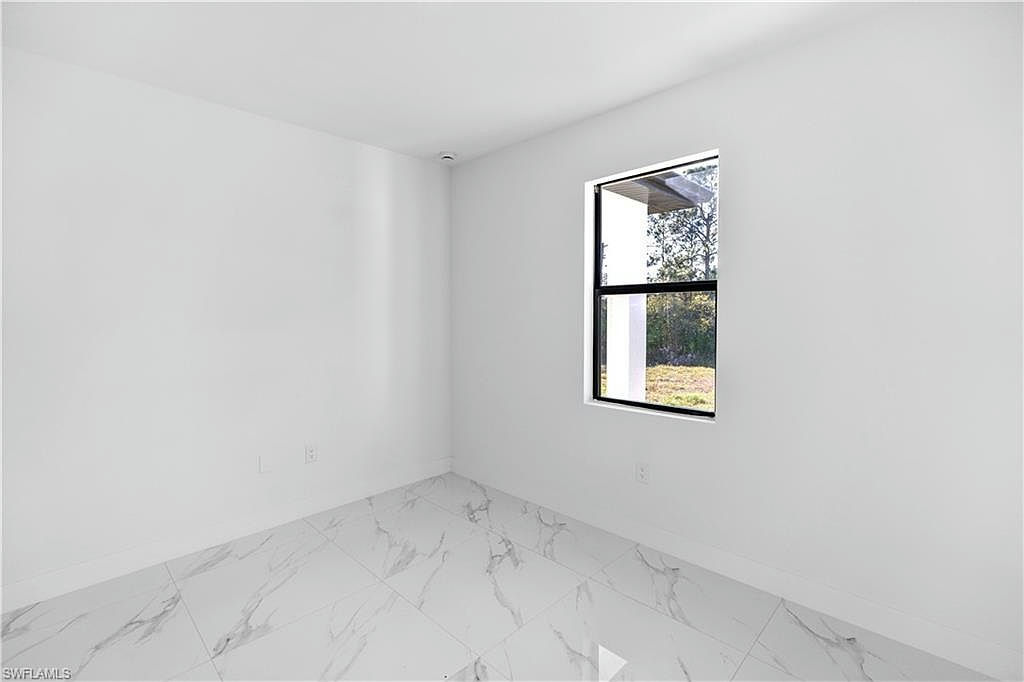 930 Hepburn AVE - Photo 32