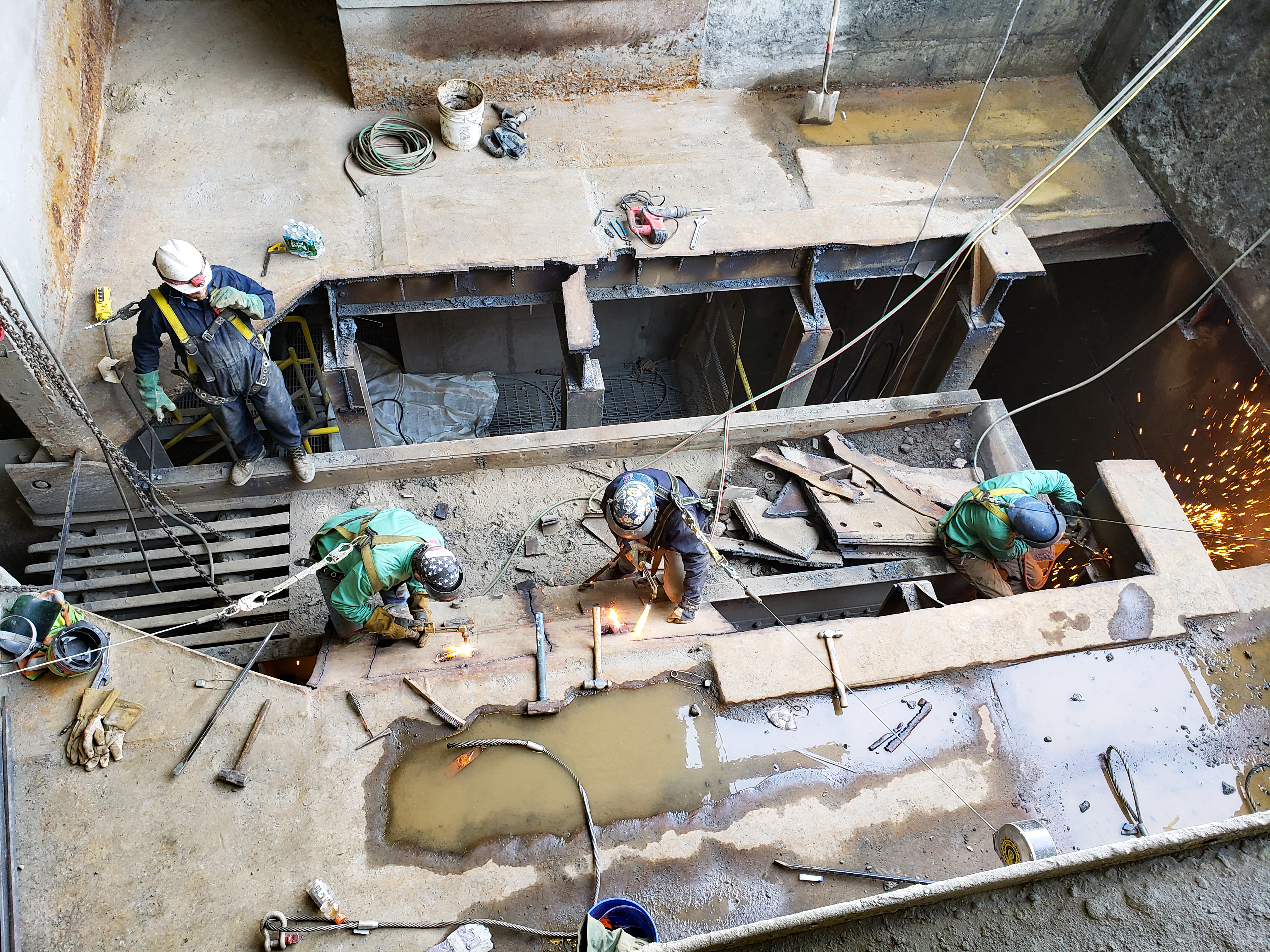 HEAVY EQUIPMENT REMOVAL & INSTALLATION PAN FEEDER