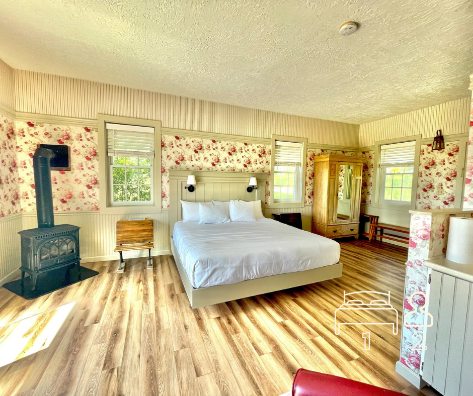 Schoolhouse Cabin w/deck