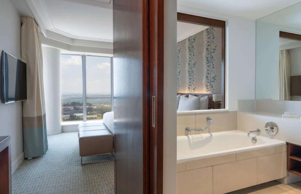 Radisson-Blu-Hotel-Sandton-10.jpg