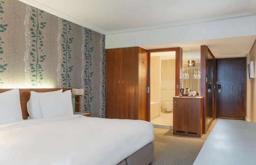 Radisson-Blu-Hotel-Sandton-3.jpg