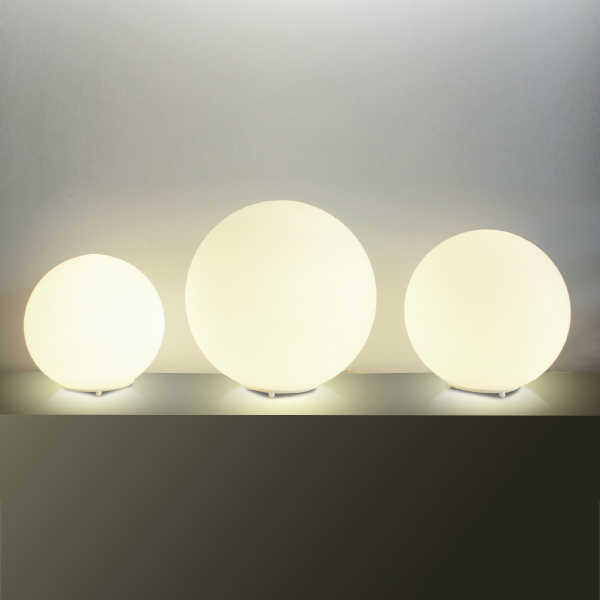 Luminária de Mesa Bola 20cm Vidro Branco – iluminação de mesa