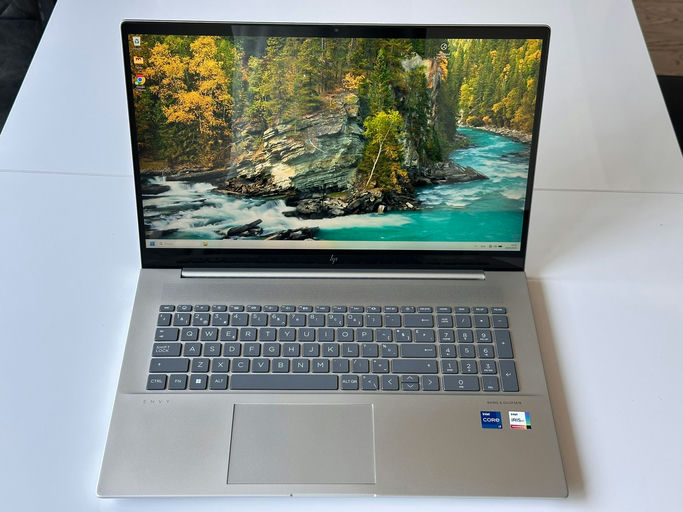 **HP ENVY 17-cw0011nb (8Q6X6EA)**
