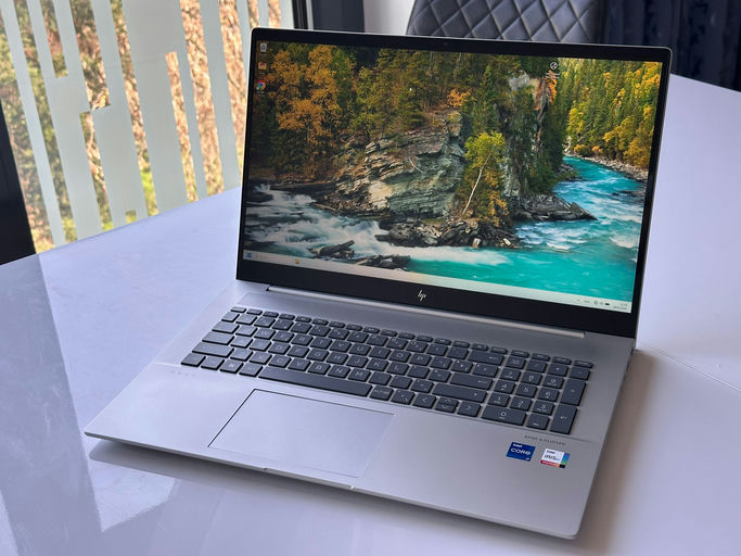 **HP ENVY 17-cw0011nb (8Q6X6EA)**
