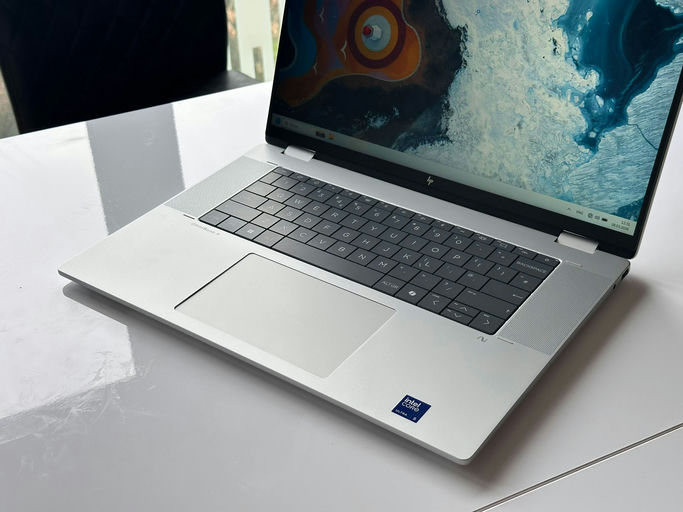 **HP OmniBook X Flip 16 (BH3G0EA)**
