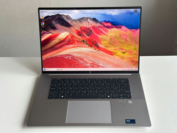 **HP ZBook Studio 16 inch G11 Mobile Workstation PC (8S9Q4EA) **
