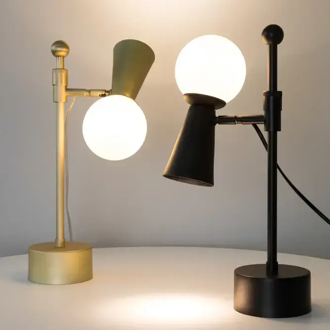 Abajur PIVÔ – iluminação de mesa