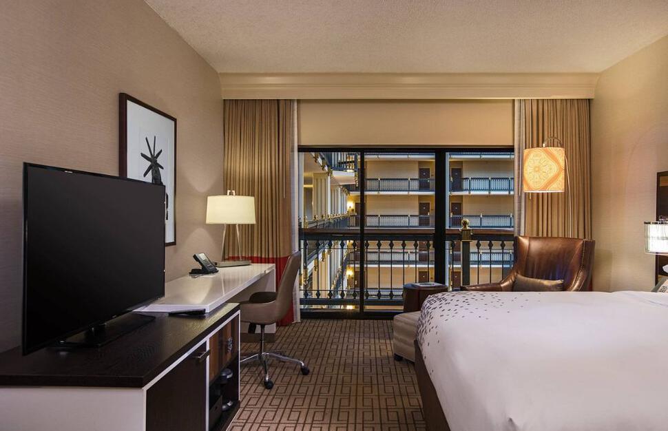 Renaissance-Austin-Hotel-1.jpg