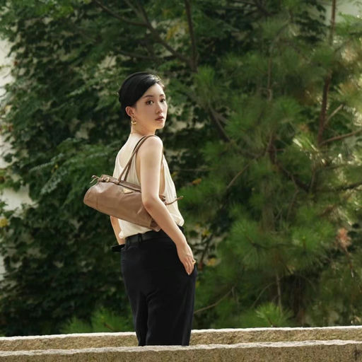 【惊现6折！】【复古老钱风】Prada油蜡皮 Soft Lux棕色