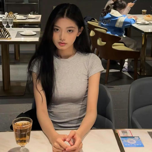 【补货】【易梦玲同款】Skim灰色修身Tee