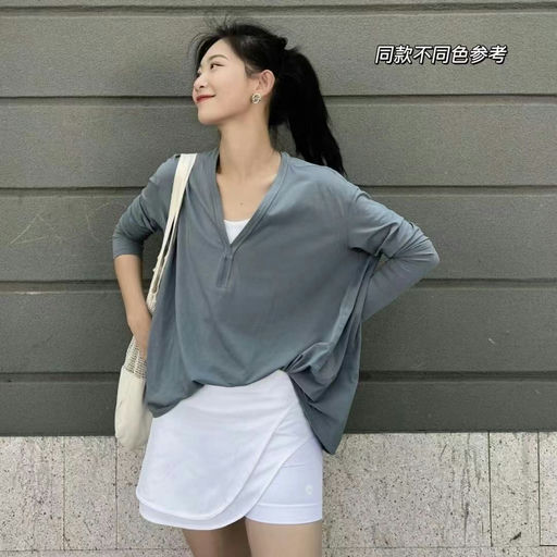 【入秋就能穿】Lulu Back In Action V领长袖T恤