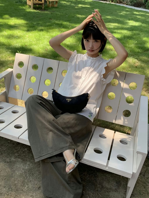 【快！72折】Prada 最火腋下包